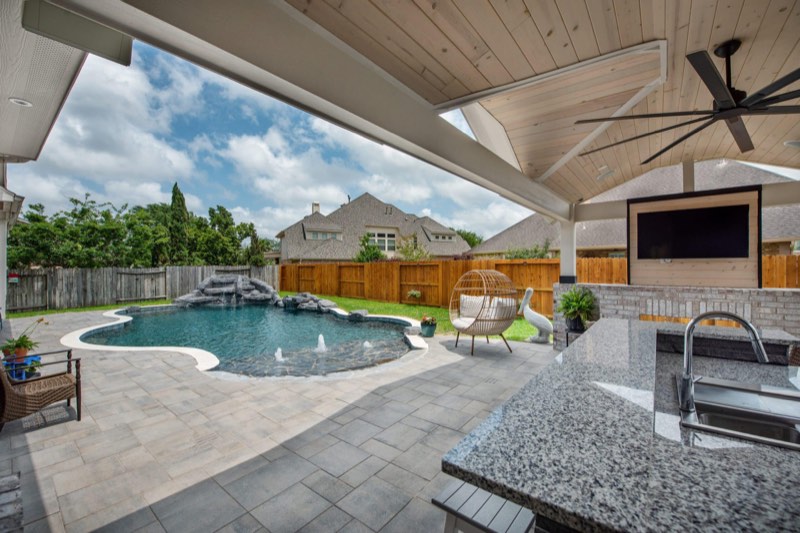 Custom pool built by Hoss Custom Pools - Haslet Texas